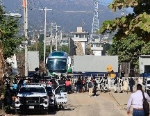 El violento incidente dejó como saldo tres policías heridos, de los cuales uno aún permanece hospitalizado, indicó la Secretaría de Seguridad Pública. EFE / D. Guzmán