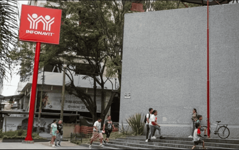 Los estafadores podrían aprovechar la necesidad de dinero adicional como oportunidad para robar tu información personal y cometer fraudes. EL INFORMADOR/ ARCHIVO.