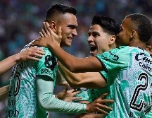 La directiva del Rebaño tiene la mira puesta en Fidel Ambriz, mediocampista del León. IMAGO7.