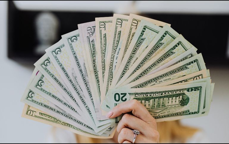 El peso mexicano logra mantenerse por debajo de la franja de 17 pesos por unidad. ESPECIAL / PEXELS Karolina Grabowska