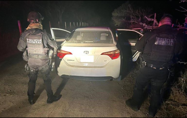 En el lugar, fueron dos armas largas tipo AR-15 y AK-47, cuatro cargadores y un chaleco táctico con otros tres cargadores para este tipo de arma. ESPECIAL