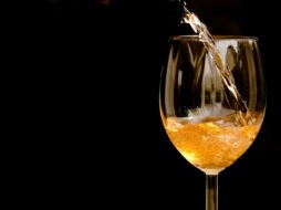 La sidra se bebe al igual que el vino, es decir, mediante un proceso de escanciado. Pixabay