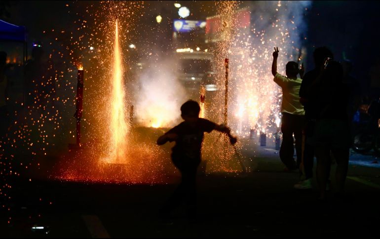 La Dirección de Medio Ambiente y Ecología advirtió que niños con autismo, así como mascotas, son más vulnerables al ruido y contaminación de explosivos. EFE