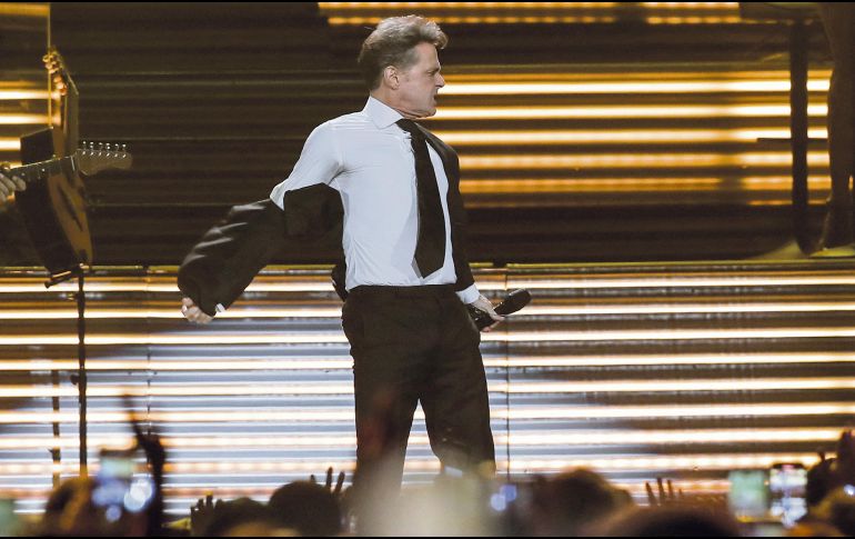 El cantante mexicano viajará al viejo continente por su tour de 2024. ESPECIAL / AFP