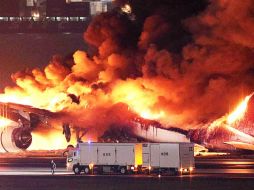 Por fortuna, se pudo evacuar a los 379 ocupantes del otro avión, confirmaron las autoridades japonesas. AFP