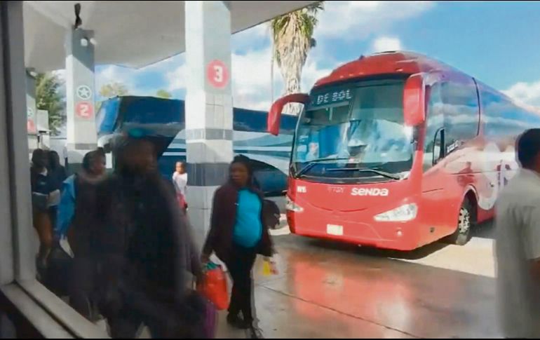 El presidente de Colombia confirmó que ciudadanos colombianos viajaban en el autobús que fue interceptado. ESPECIAL