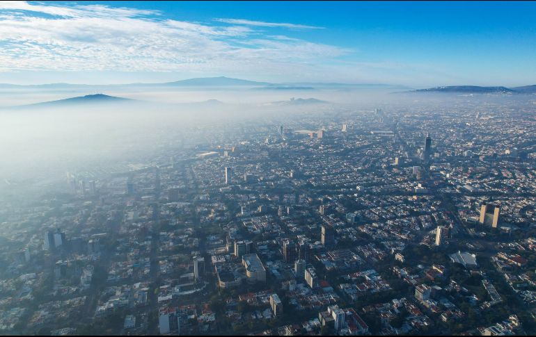 La Semadet emitió recomendaciones a la población como evitar actividades al aire libre, realizar cualquier tipo de quema y compartir los vehículos o reducir su uso. EL INFORMADOR / ARCHIVO