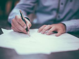 La Ley Federal del Trabajo (LFT) es clara sobre las especificaciones que deban cumplir tanto los empleadores como los trabajadores. ESPECIAL/Foto de Scott Graham en Unsplash