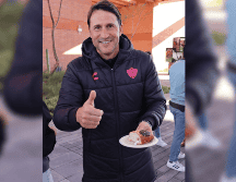 El timonel ibérico tuvo a bien sacar el “monito” de la rosca de reyes. ESPECIAL