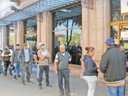 Impulsan descuento en refrendo vehicular, ante alza de morosos