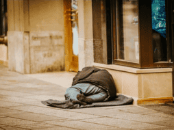 Durante los días del operativo se entrevistaron a 232 personas en situación de calle con la finalidad de verificar si contaban con un expediente de búsqueda en esta dependencia. EL INFORMADOR / ARCHIVO