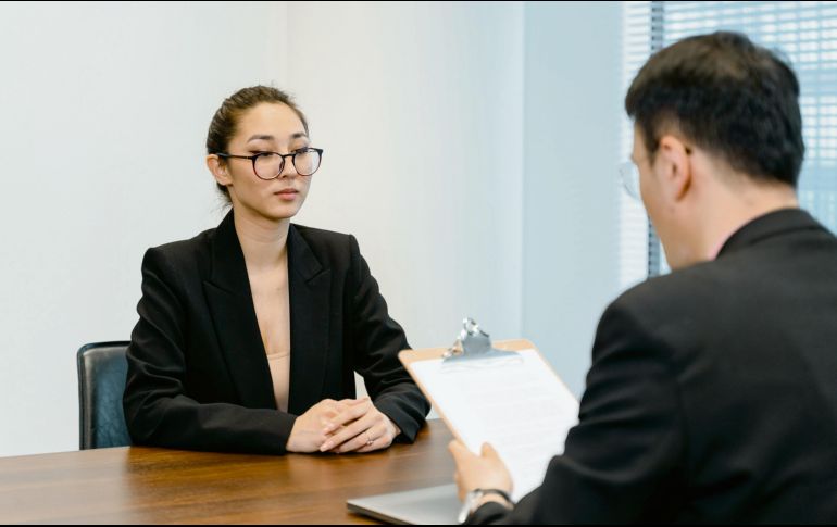 Elegir el atuendo adecuando es fundamental para asistir a una entrevista de trabajo. ESPECIAL
