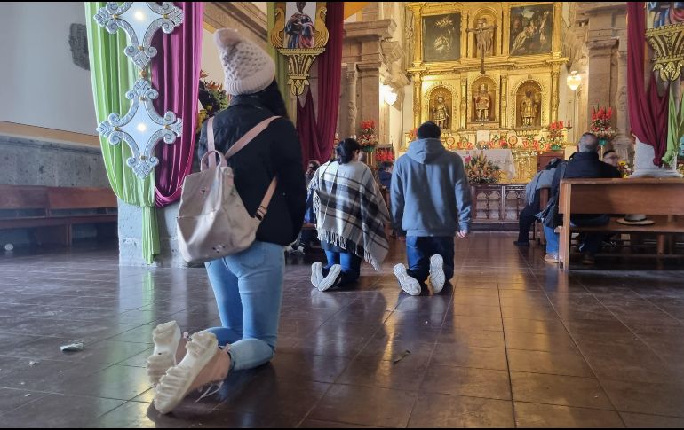 Al templo ingresaron las familias, algunas con los menores disfrazados de los Reyes Magos. EL INFORMADOR / J. DÍAZ
