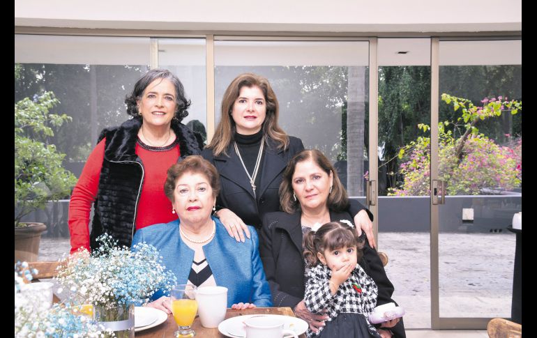 Rocío Toledo, Ivette Naranjo, Luz Estela Toledo, Lorena Naranjo y Patricia Navarrete. GENTE BIEN JALISCO/ Marifer Rached