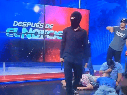 La emisión duró algo más de 15 minutos antes de cortarse y en la pantalla se observaba inicialmente el set de televisión. ESPECIAL