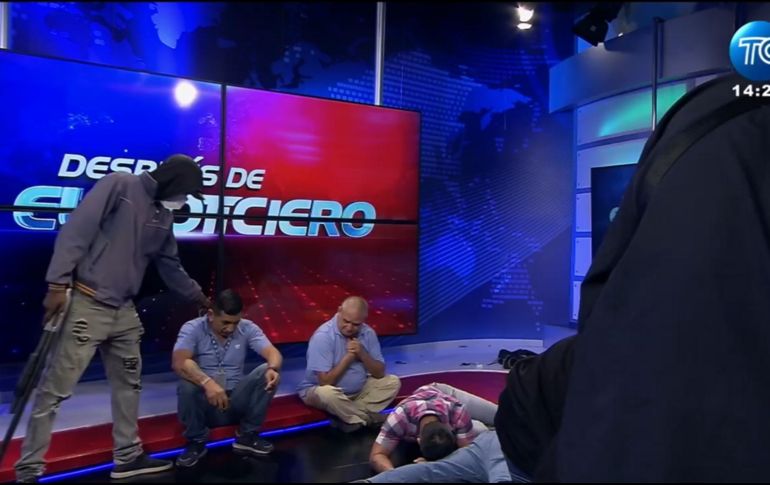 Durante el asalto al canal de televisión, el sonidista evitó la difusión del mensaje de los criminales. EFE/ESPECIAL