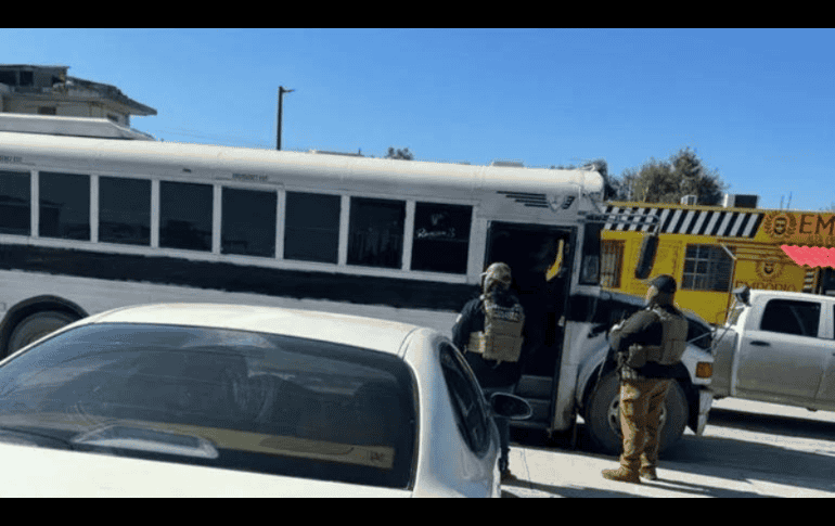 El gobierno estatal brindó apoyo para el traslado de las 32  personas migrantes a la ciudad de Matamoros. ESPECIAL