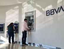 Ambos bancos cuentan con una herramienta para hacer retiro de efectivo sin necesidad de llevar tu tarjeta contigo- EL INFORMADOR/ARCHIVO
