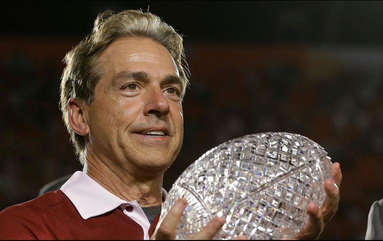 Saban ganó siete títulos nacionales, seis de ellos con Alabama y uno más con LSU. AP/D. Phillip