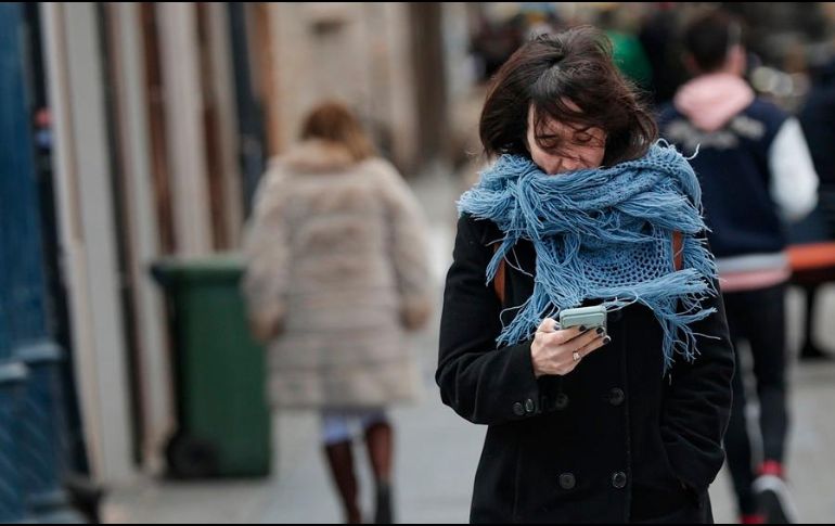 En el transcurso del lunes, el nuevo frente frío 27 se desplazará sobre el norte y noreste del territorio nacional impulsado por una masa de aire ártico. EFE / M. BRUQUE