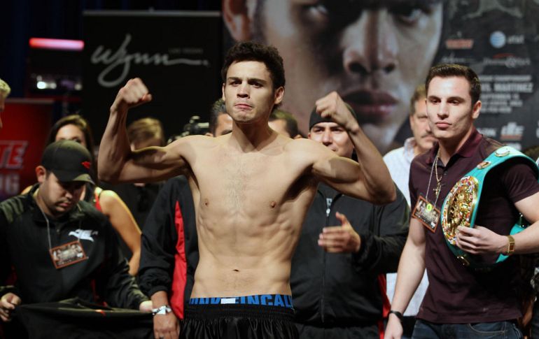 Después de ser detenido por posesión ilegal de armas de fuego y llevado a un centro penitenciario, se ha confirmado la liberación de Julio César Chávez Jr. tras pagar una fianza. NTX / ARCHIVO