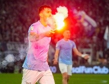 El encuentro se vio marcado por los incidentes en la tribuna. AP/Gregorio Borgia