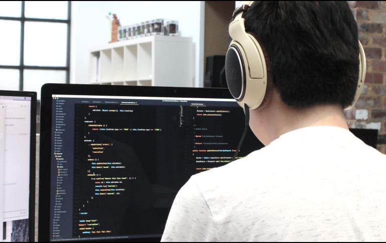 La búsqueda de empleo puede ser un desafío considerable, especialmente para aquellos que buscan oportunidades laborales bien pagadas sin la necesidad de realizar extensos estudios. ESPECIAL / Foto de True Agency en Unsplash