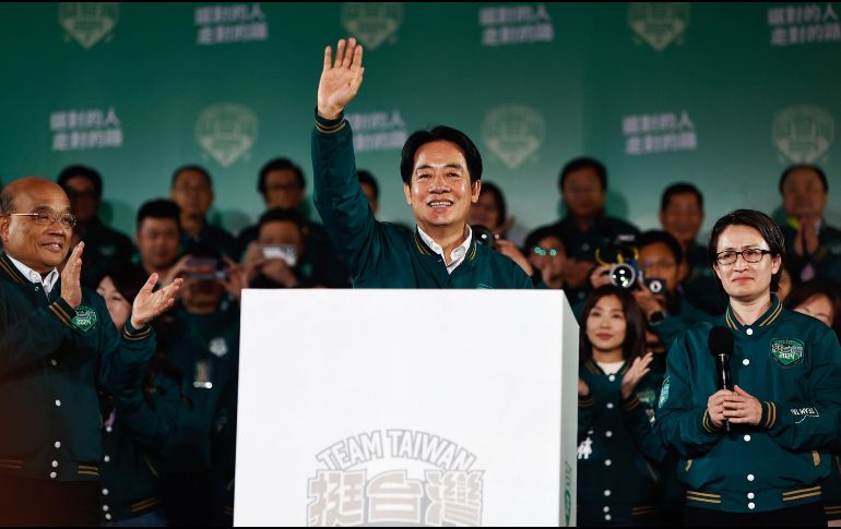 William Lai supera con holgura a los candidatos opositores del Kuomintang, Hou Yu-ih, y del Partido Popular de Taiwán (PPT), Ko Wen-je, quienes comparecieron públicamente para reconocer su derrota. EFE / D. Ceng