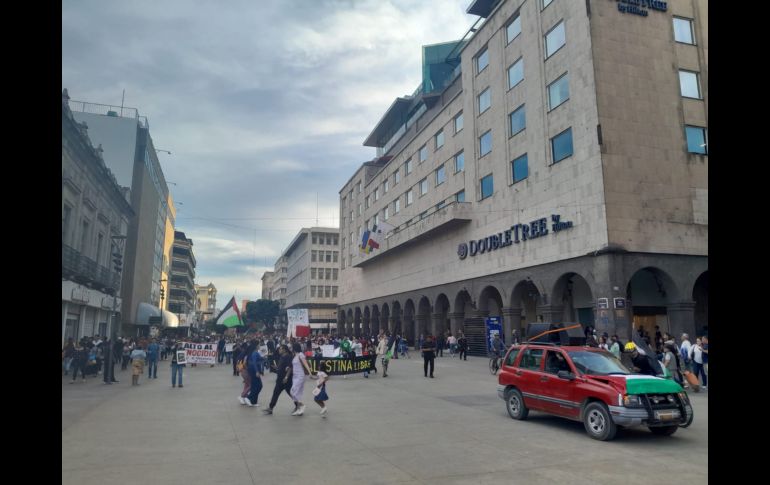 Llevaban pancartas con consignas como “Israel, asesino del pueblo palestino”. ESPECIAL