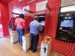 Los clientes desean mantenerse informados sobre sus finanzas a través de sus canales preferidos. EL INFORMADOR / ARCHIVO