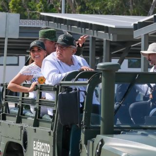 López Obrador supervisa, junto a Mara Lezama, último tramo del Tren Maya en Quintana Roo
