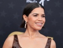 America Ferrera recibe premio SeeHer en los Critics Choice Awards 2024. EFE/ Allison Dinner