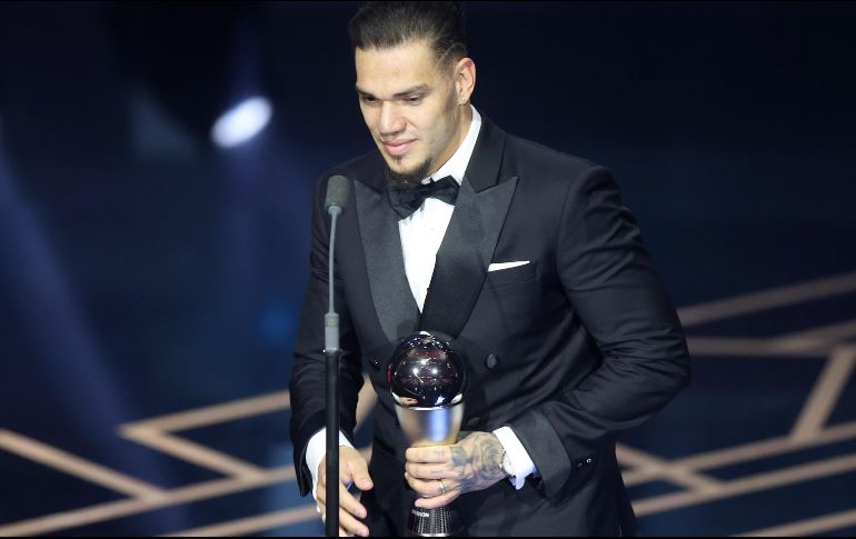 El arquero brasileño recibió este importante galardón. EFE/N. Hall