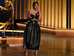 Ayo Edebiri recibe el premio a mejor actriz de reparto en una serie de comedia por 