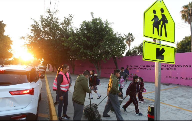 Aunque apenas regresaron a las aulas tras las vacaciones decembrinas, los alumnos de preescolar, primaria y secundaria tendrán día libre el último viernes del primer mes del año 2024. EL INFORMADOR / ARCHIVO
