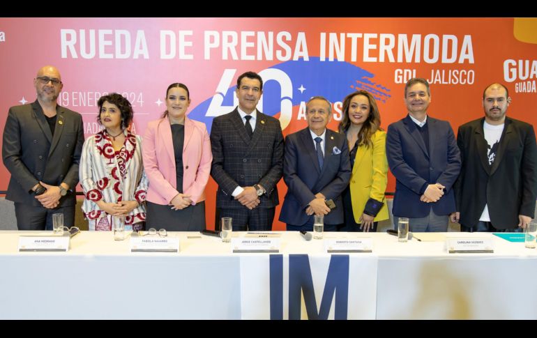 Jorge Garibay, Ana Medrano, Fabiola Navarro, Jorge Castellanos, Roberto Santana, Carolina Vázquez, Gustavo Staufert y Ulises Zepeda. GENTE BIEN • CHRISTIAN PÉREZ.