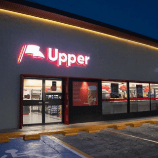 Upper lanza nuevas vacantes, así puedes trabajar en las tiendas de Canelo Álvarez