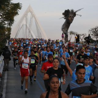 Conoce los cierres viales que habrá el domingo en Guadalajara por el 21K