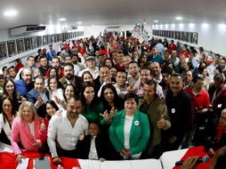 Los aspirantes estuvieron en compañía de dirigentes y militantes del PRI y PAN. ESPECIAL