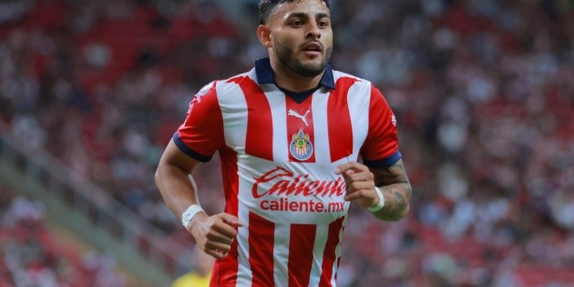 Chivas hace oficial la baja de Alexis Vega