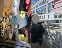 La FGR detalló que fueron elementos de la Guardia Nacional quienes realizaban un recorrido sobre la calle Atlacomulco, de la colonia El Cerrito en donde avistaron un inmueble el cual contaba con impactos de arma de fuego en la fachada y al interior diversos cartuchos. CORTESÍA