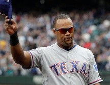 En su carrera en las Grandes Ligas, Adrián Beltré ganó cinco guantes de oro como tercera base, pegó tres mil 165 hits y 477 jonrones. AP/T. Warren