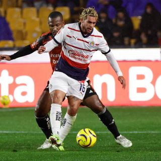 Chivas perdona y pierde en su visita a Tigres