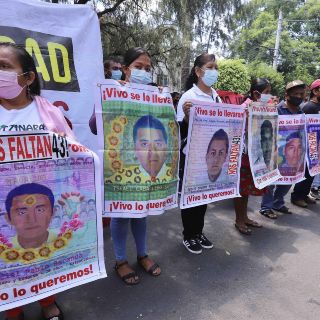 AMLO llama a fiscal tras liberación de 8 militares por el caso Ayotzinapa