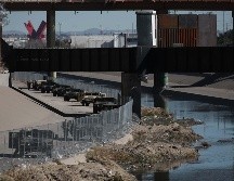 El gobernador de Texas, el republicano Greg Abbott, fue quien ordenó la colocación del alambre de espinas. SUN/ ARCHIVO