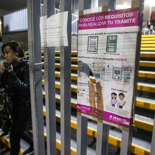 Se enteran que hoy vence el plazo y acuden al turno nocturno tramitar la credencial