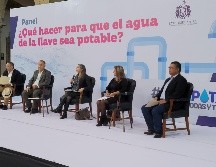 En el panel “¿Qué hacer para que el agua de la llave sea potable?”, Mara Robles agregó que se debe plantear una solución para que el SIAPA renueve su red de distribución. EL INFORMADOR/M.HERNÁNDEZ