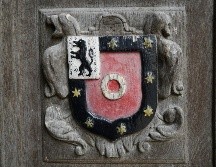 El apellido nos liga a seres queridos y antepasados ilustres. UNSPLASH/Beth Macdonald