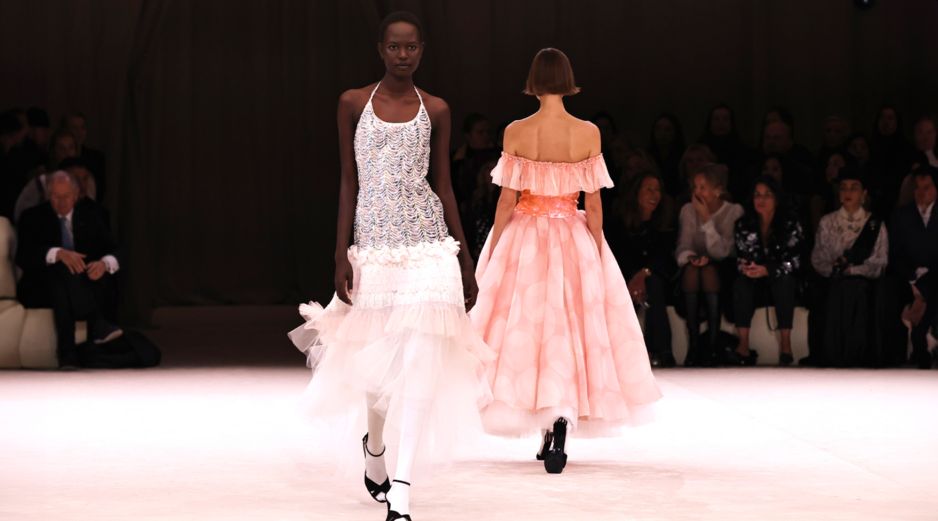 Este martes, Chanel presentó su colección primavera-verano en la semana de Alta Costura en París. EFE/ Mohammed Brada