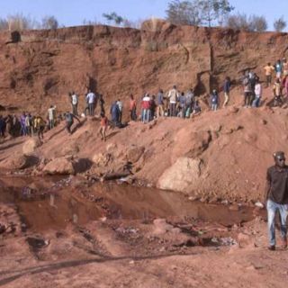 Más de 70 muertos tras colapso de mina en Mali